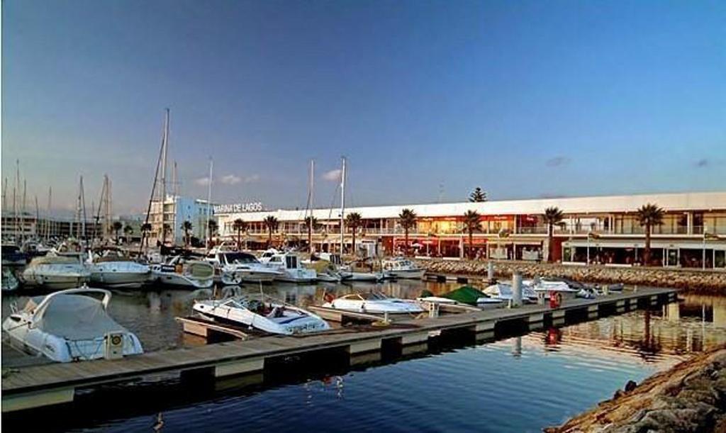 Henri'S Apartments - City Centre Lagos Luaran gambar